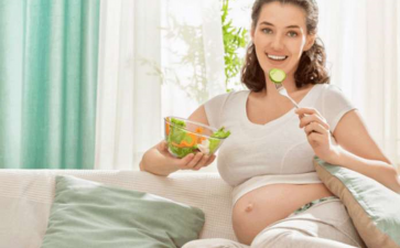 2026年高龄女性反复移植失败：除了关注代妈补偿表，第三代试管助孕能否带来一线生机？